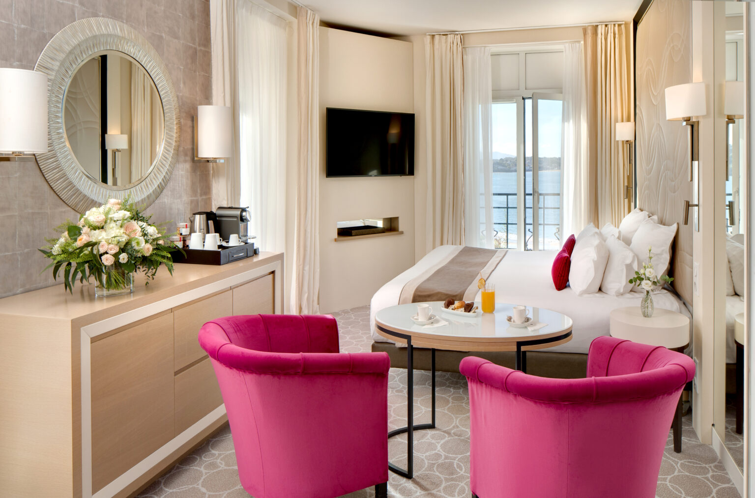 chambre d hotel saint jean de luz​
