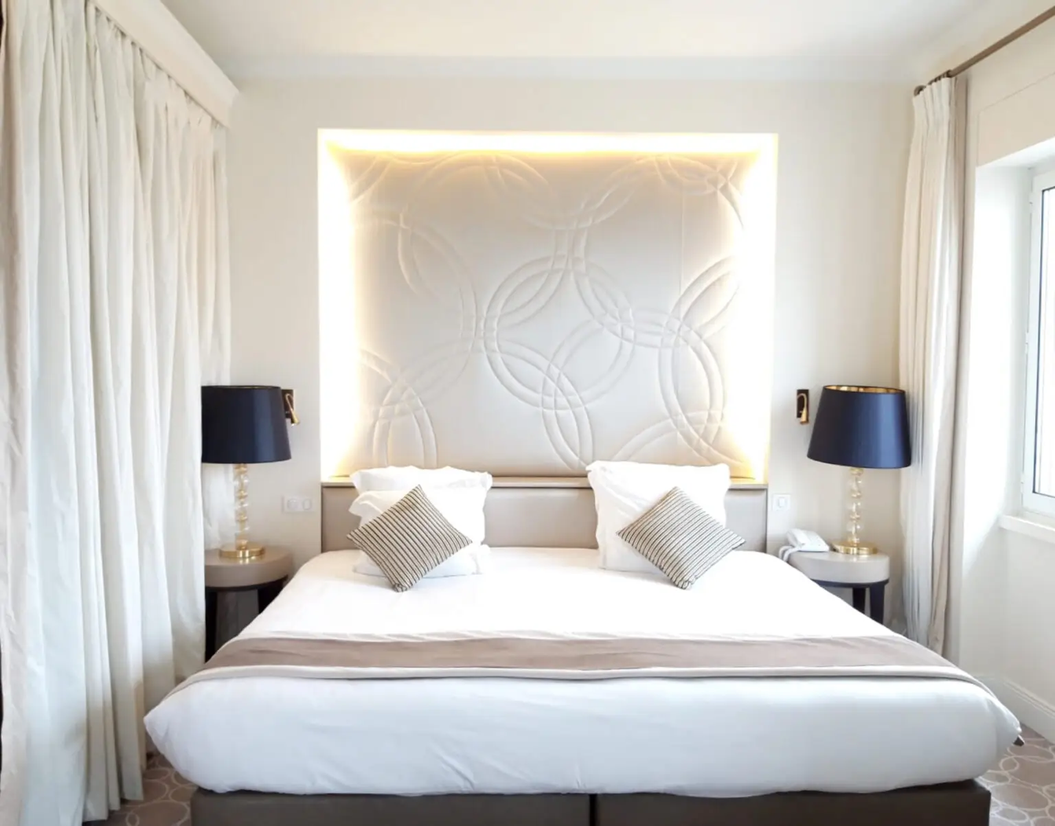 chambre d hotel saint jean de luz​