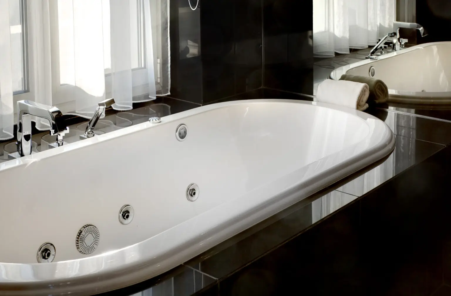 chambre d hotel saint jean de luz​