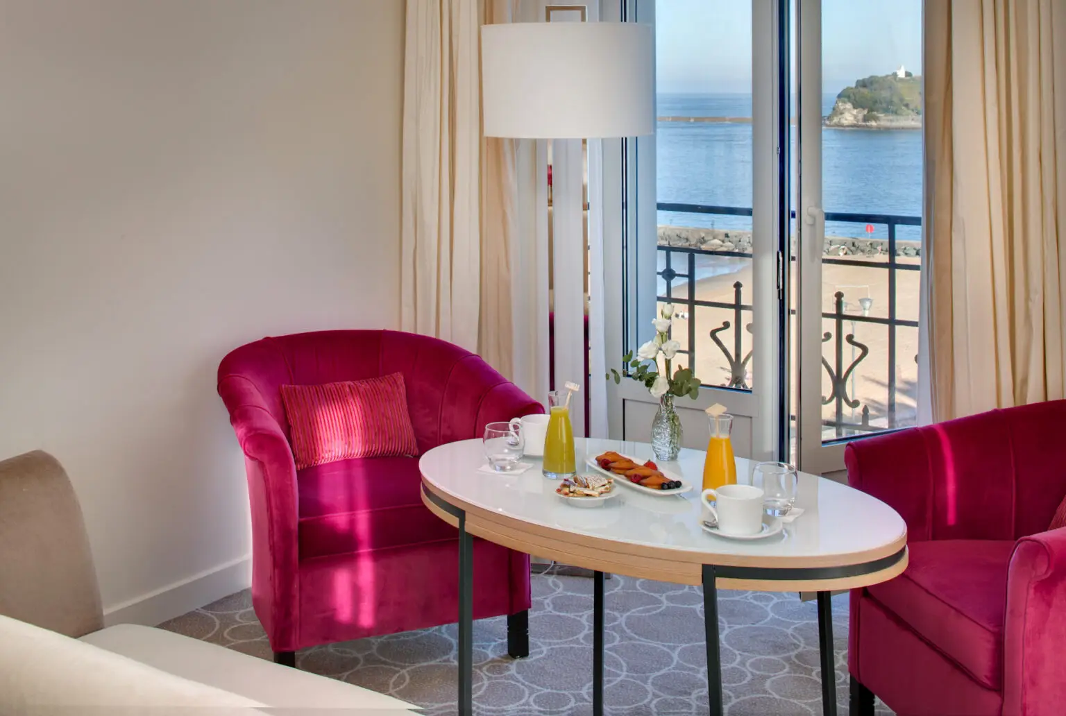 chambre grand hotel saint jean de luz​