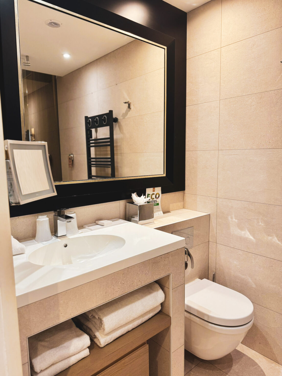 chambre-classique-vue-ville-luz-grand-hotel (1)