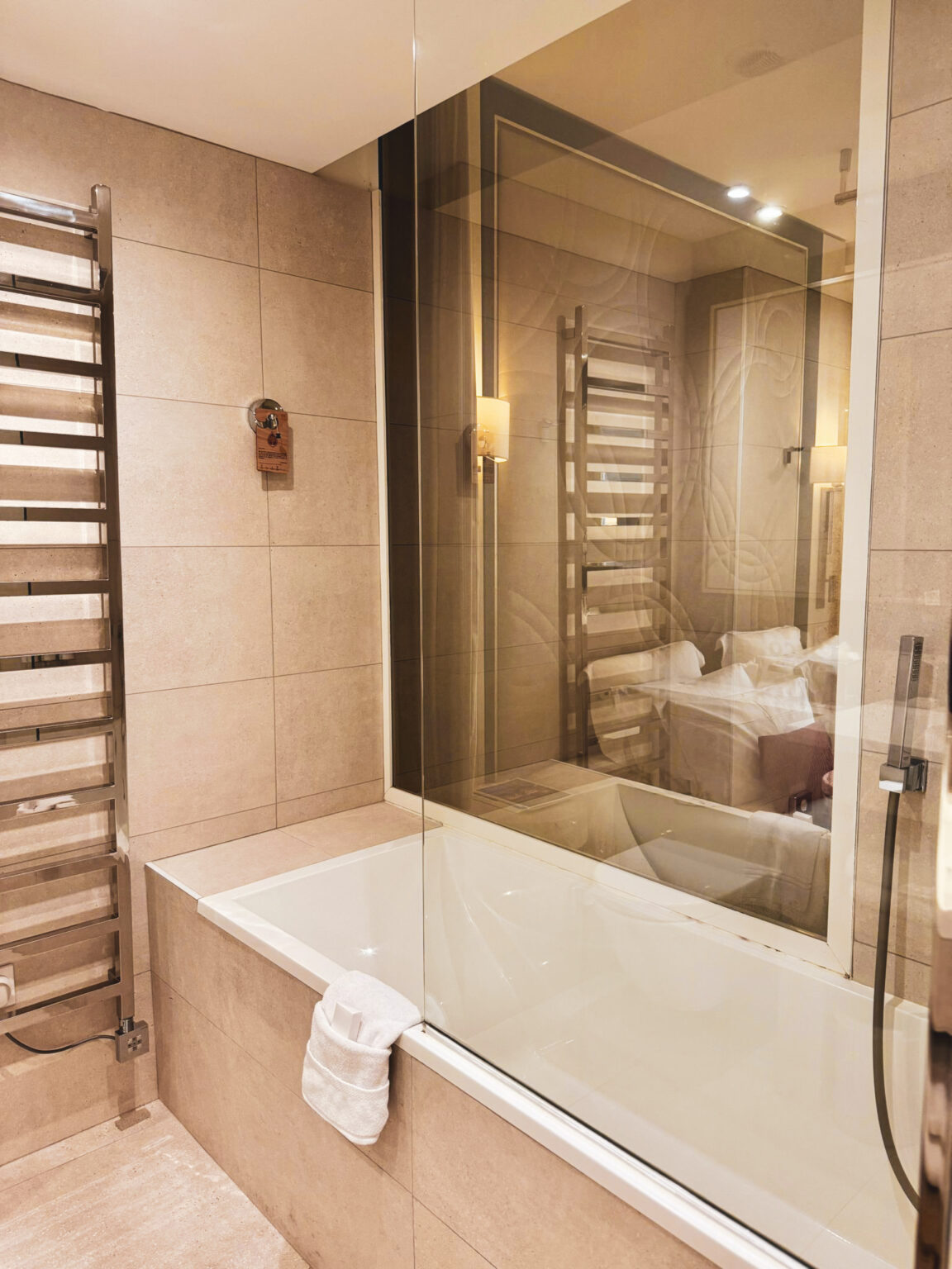 chambre grand hotel saint jean de luz​