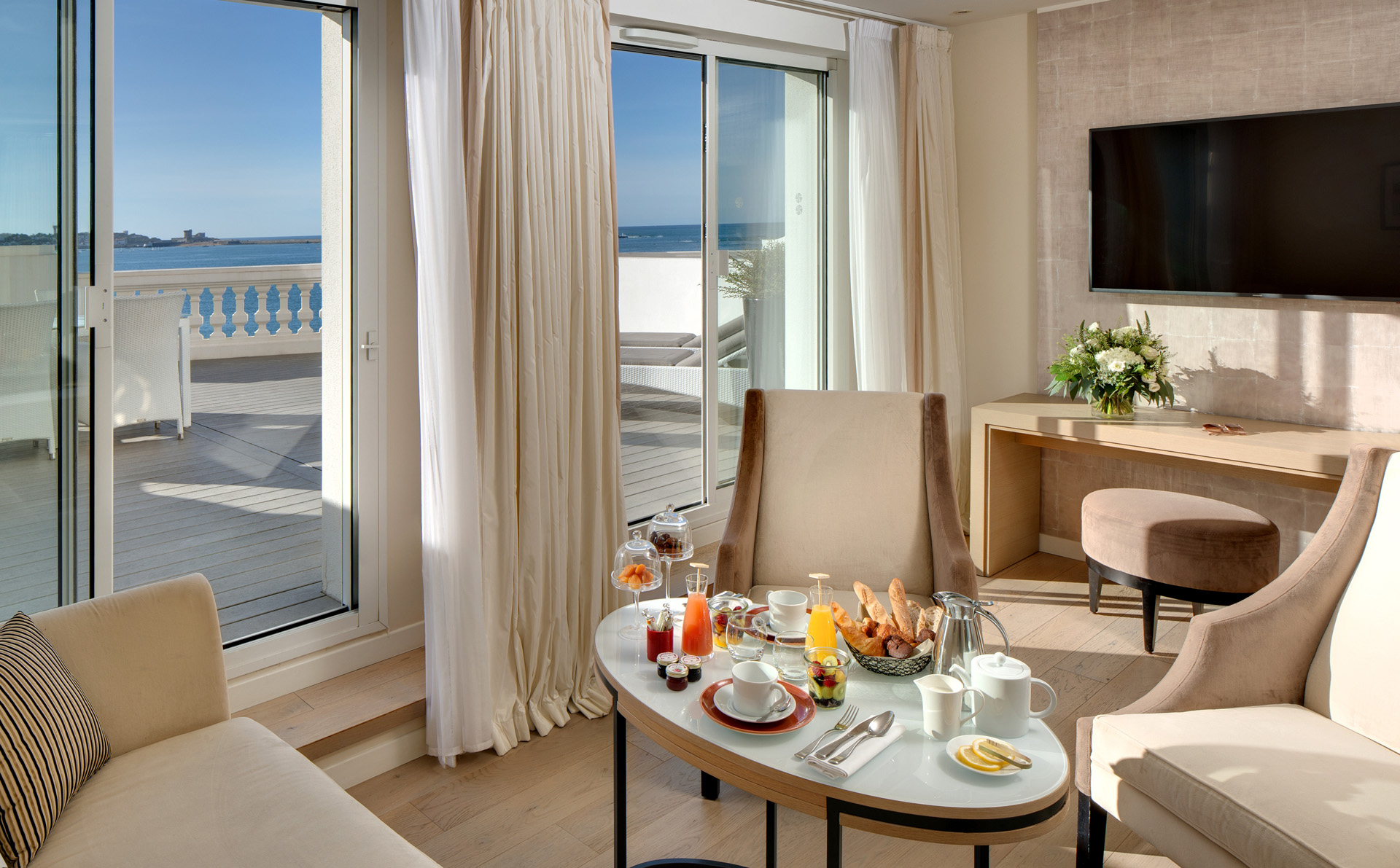 Room Service PDJ Suite Terrasse