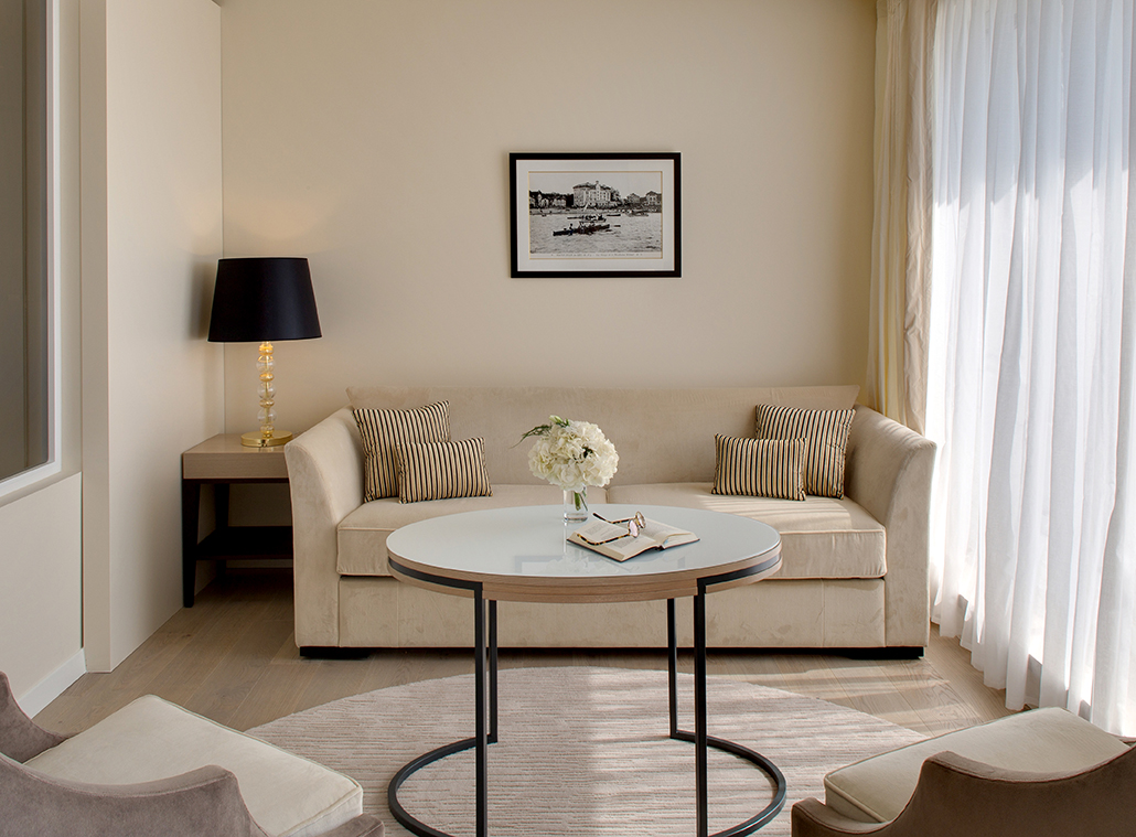 Junior Suite Salon
